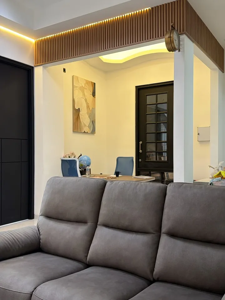 Lounge sofa with the consultation room behind it